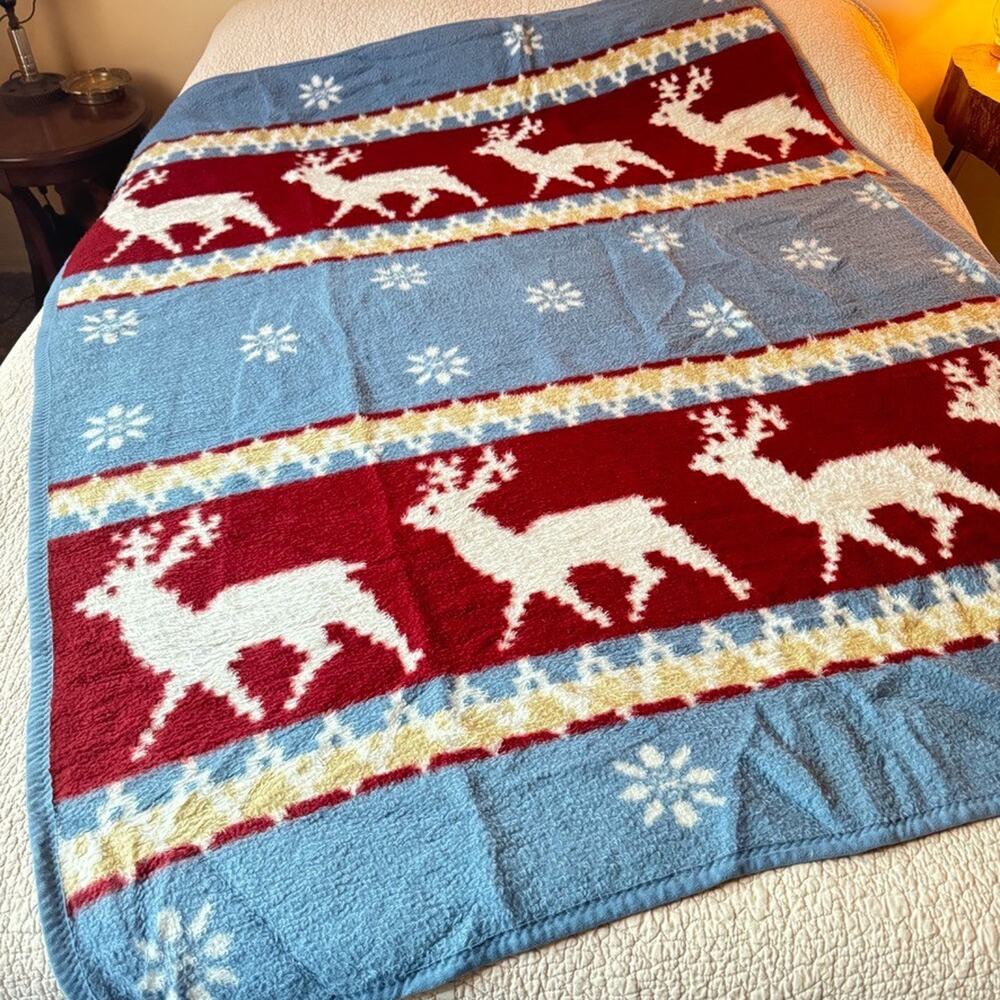 Vintage Vuteks Reindeer Blanket Crown Crafts Reversible 60x80" Yugoslavia 1986